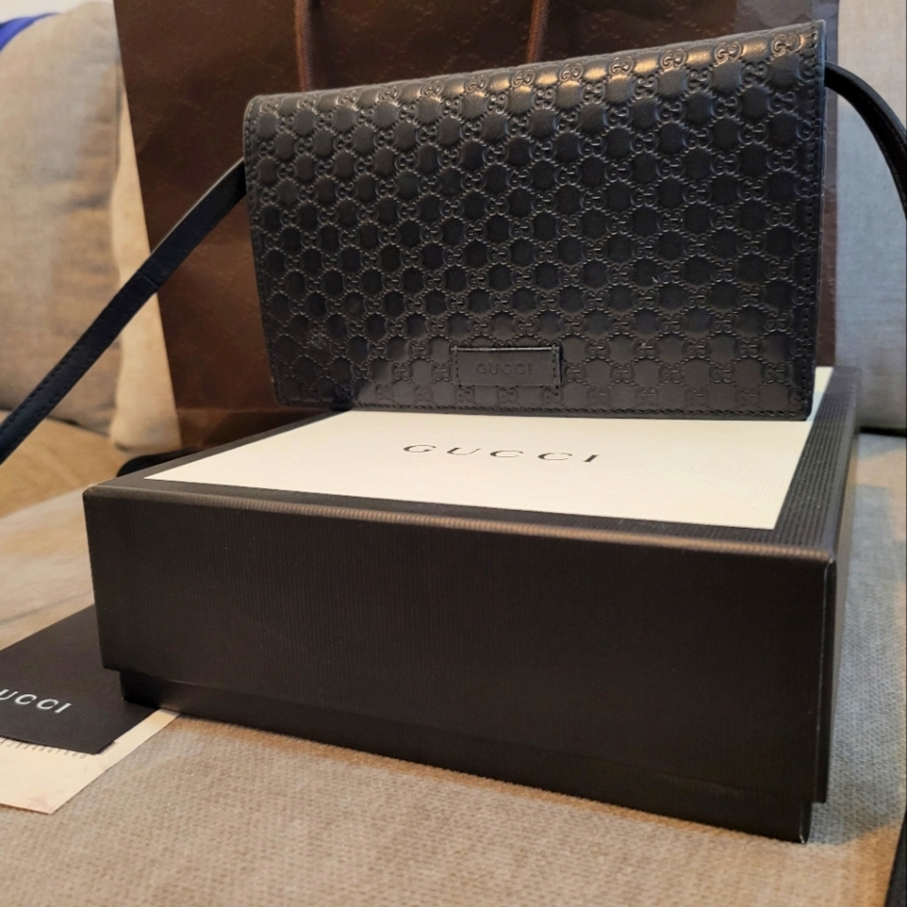 Gucci black Micro GG Guccissima crossbody wallet bag purse